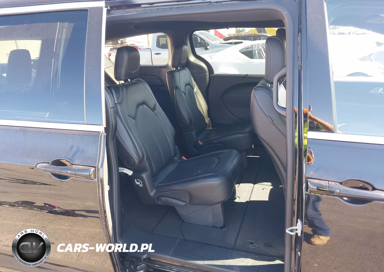 2027 Chrysler Pacifica VIN:2C4RC1BGXVR576142 - 8