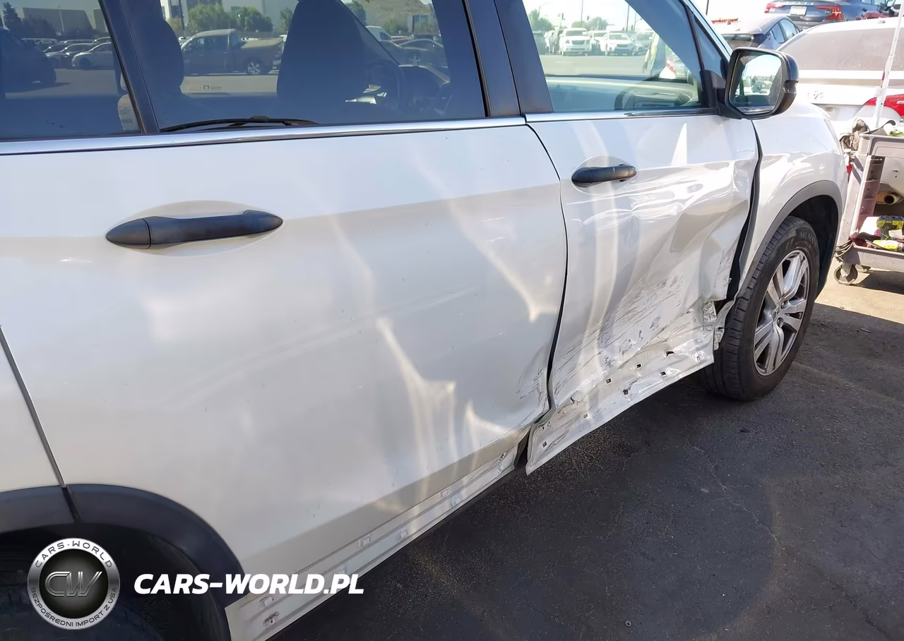 2018 Honda Pilot Lx VIN:5FNYF5H11JB019221 - 12