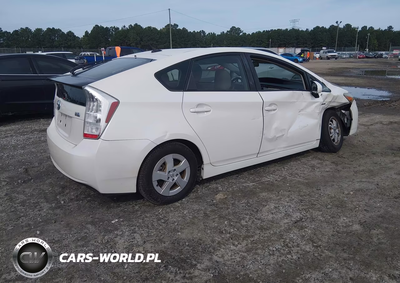 2011 Toyota Prius Three VIN:JTDKN3DU0B5322653 - 4
