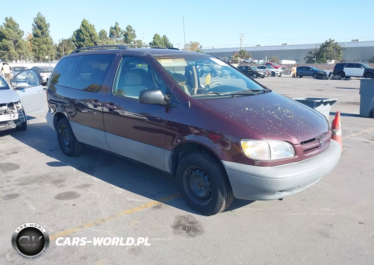 2000 Toyota Sienna Le