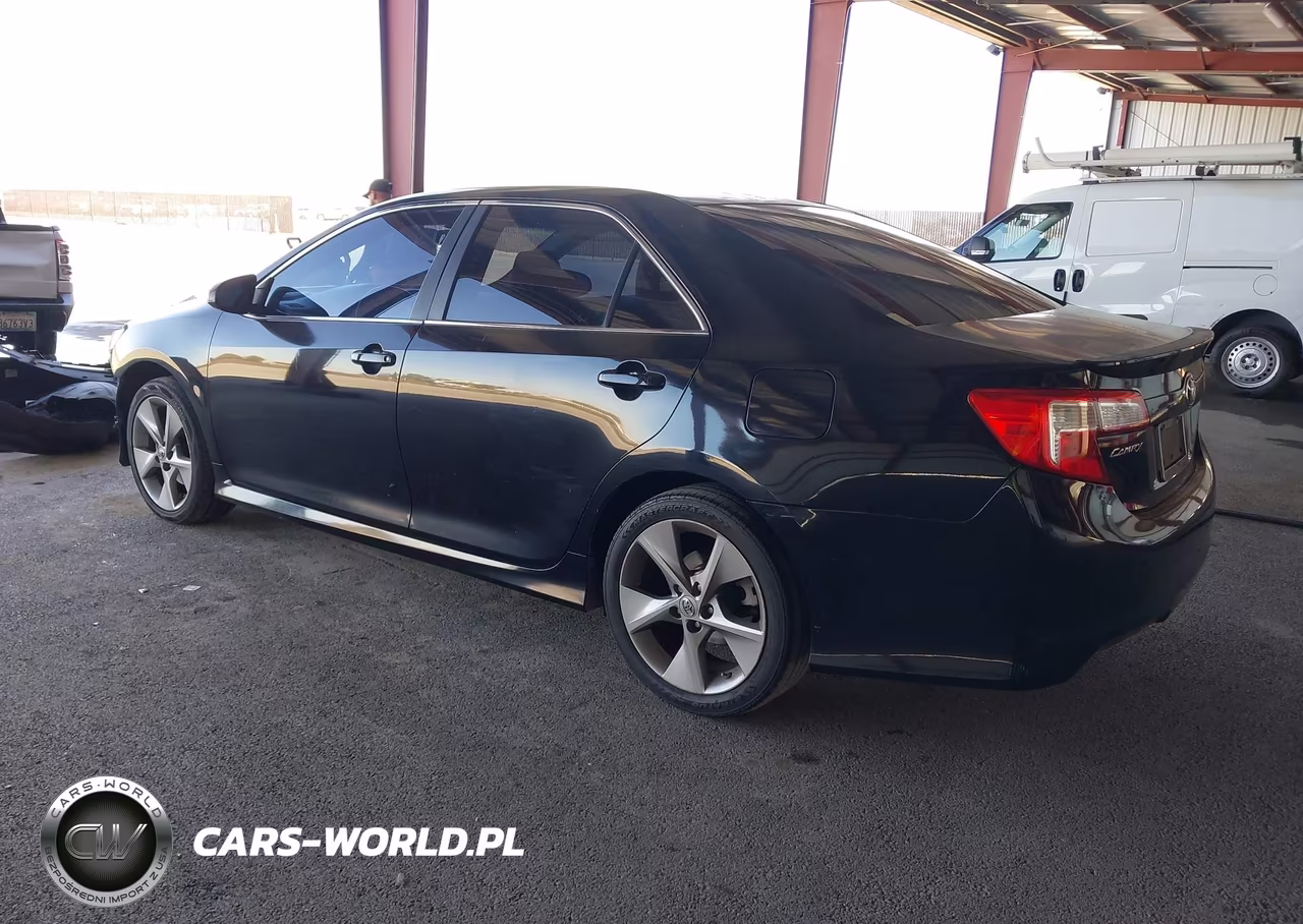 2014 Toyota Camry Se Sport VIN:4T1BF1FK1EU394027 - 3