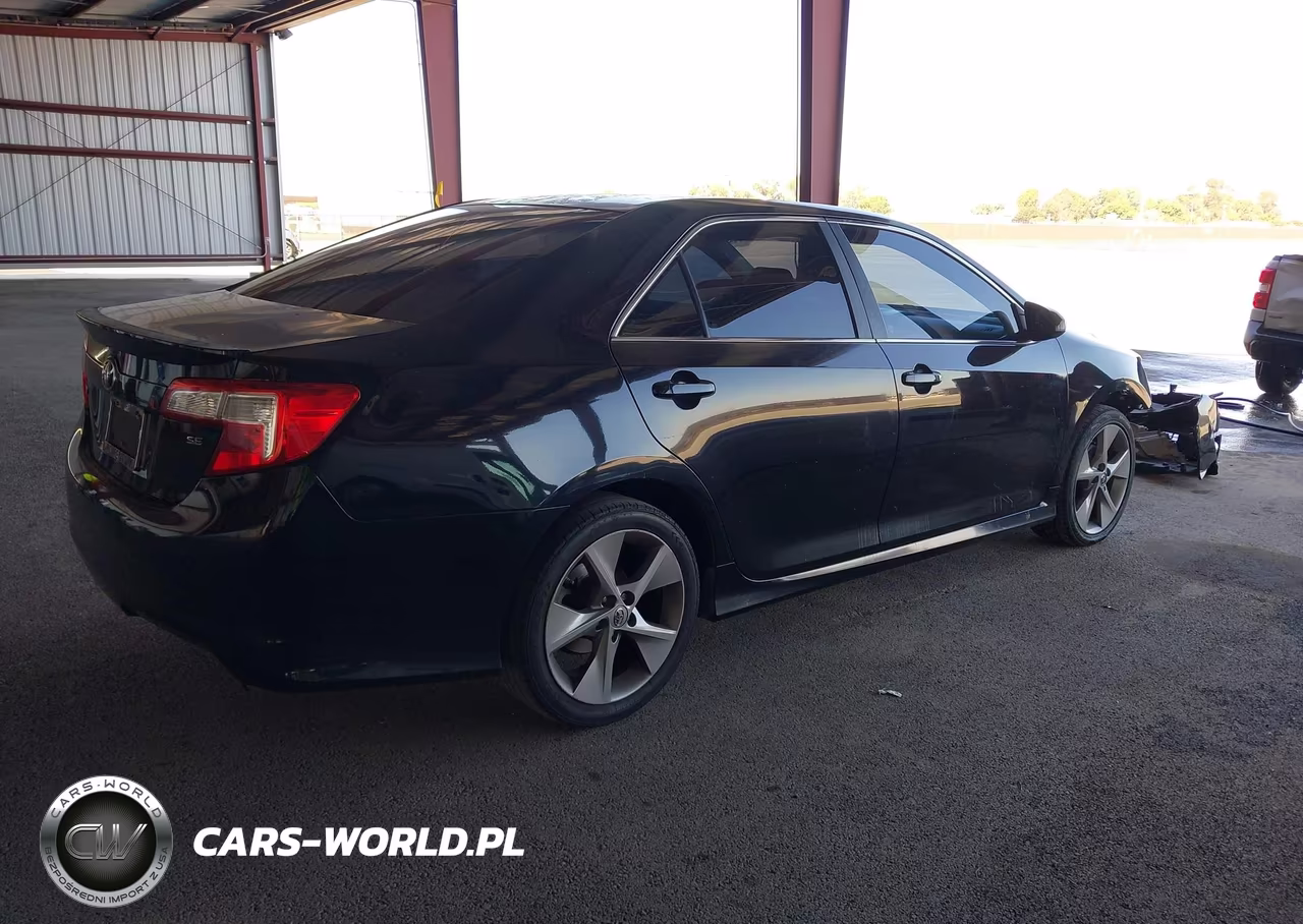2014 Toyota Camry Se Sport VIN:4T1BF1FK1EU394027 - 4