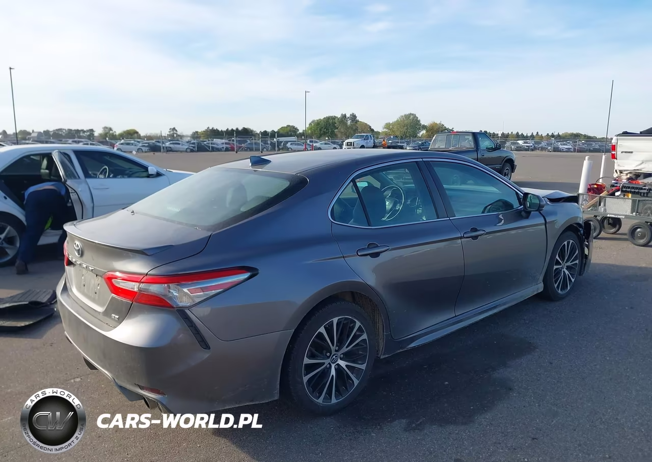 2019 Toyota Camry Se VIN:4T1B11HK3KU728811 - 4