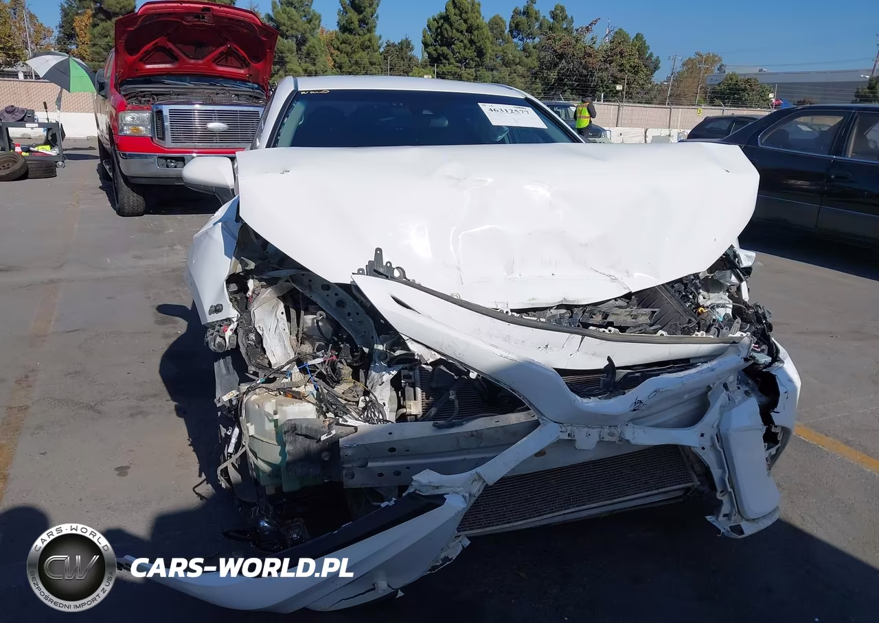 2018 Toyota Camry Le VIN:4T1B11HK1JU563839 - 6