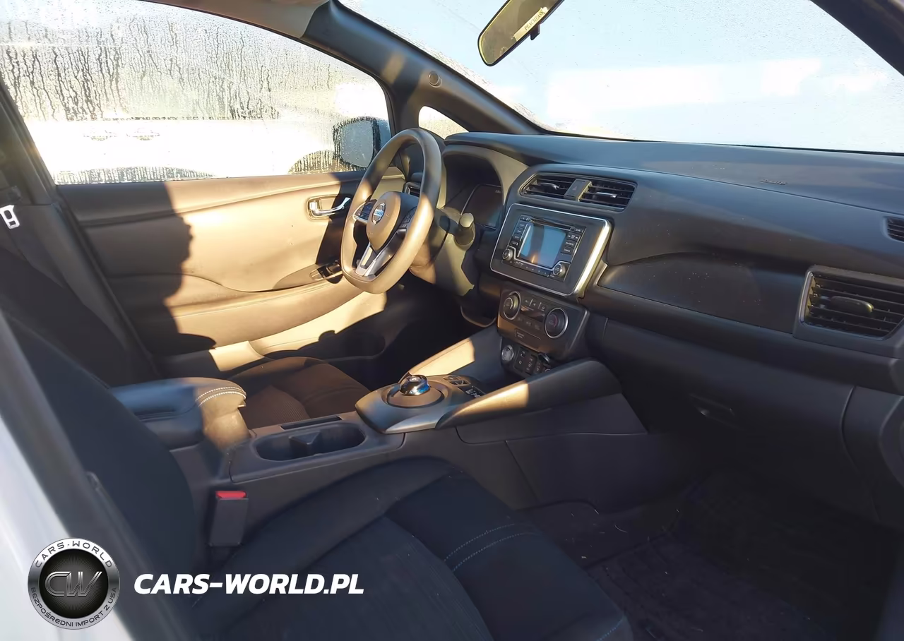 2018 Nissan Leaf S VIN:1N4AZ1CP7JC315103 - 5
