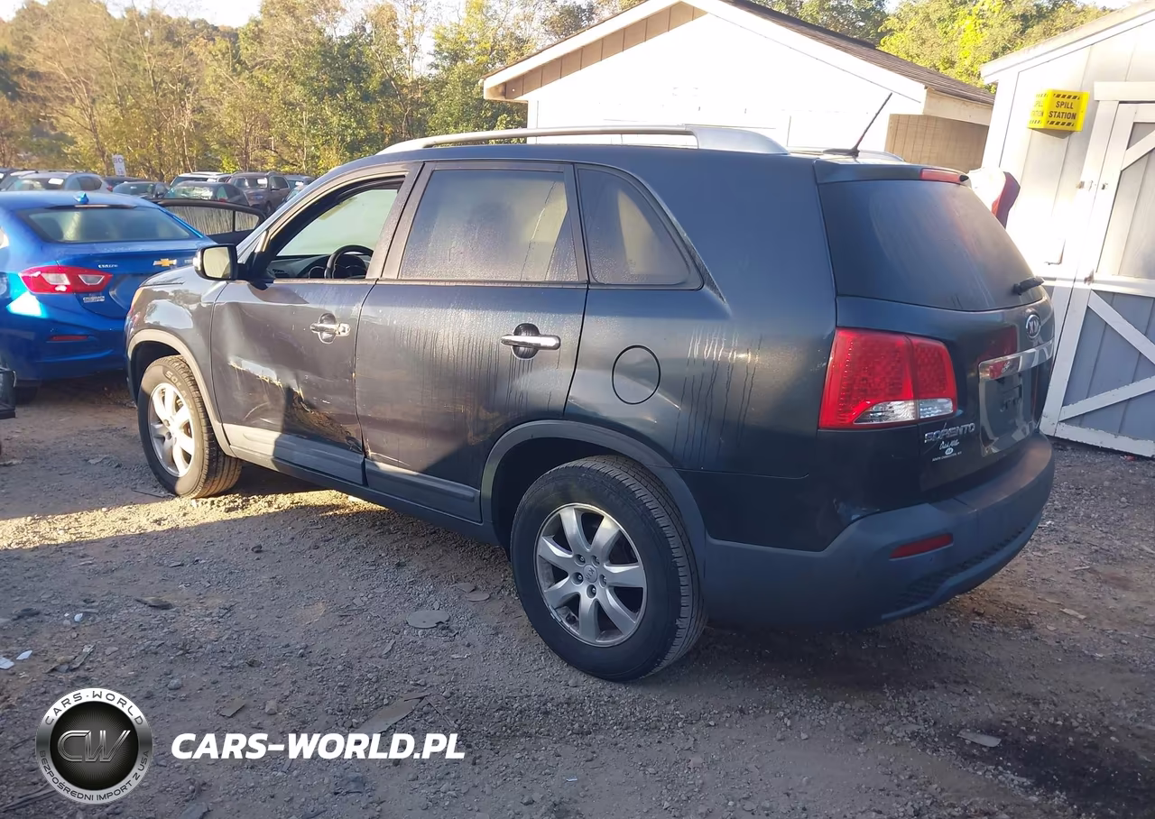 2013 Kia Sorento Lx VIN:5XYKT3A63DG382495 - 3