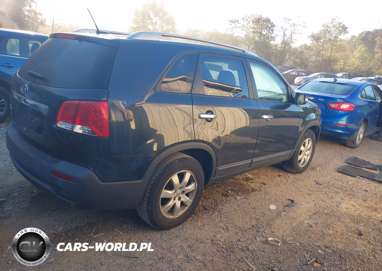 2013 Kia Sorento Lx VIN:5XYKT3A63DG382495 - 4