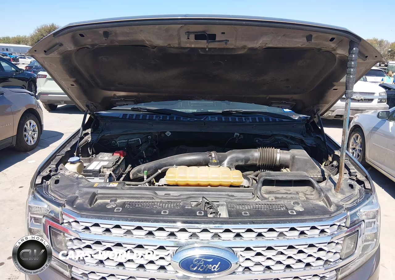 2018 Ford Expedition Max Platinum VIN:1FMJK1MT5JEA13576 - 10