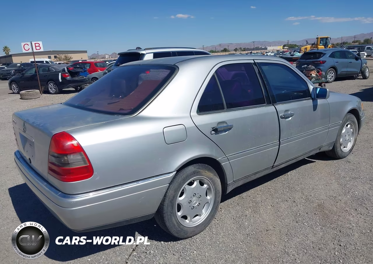 1995 Mercedes-Benz C 220 VIN:WDBHA22E2SF242775 - 4