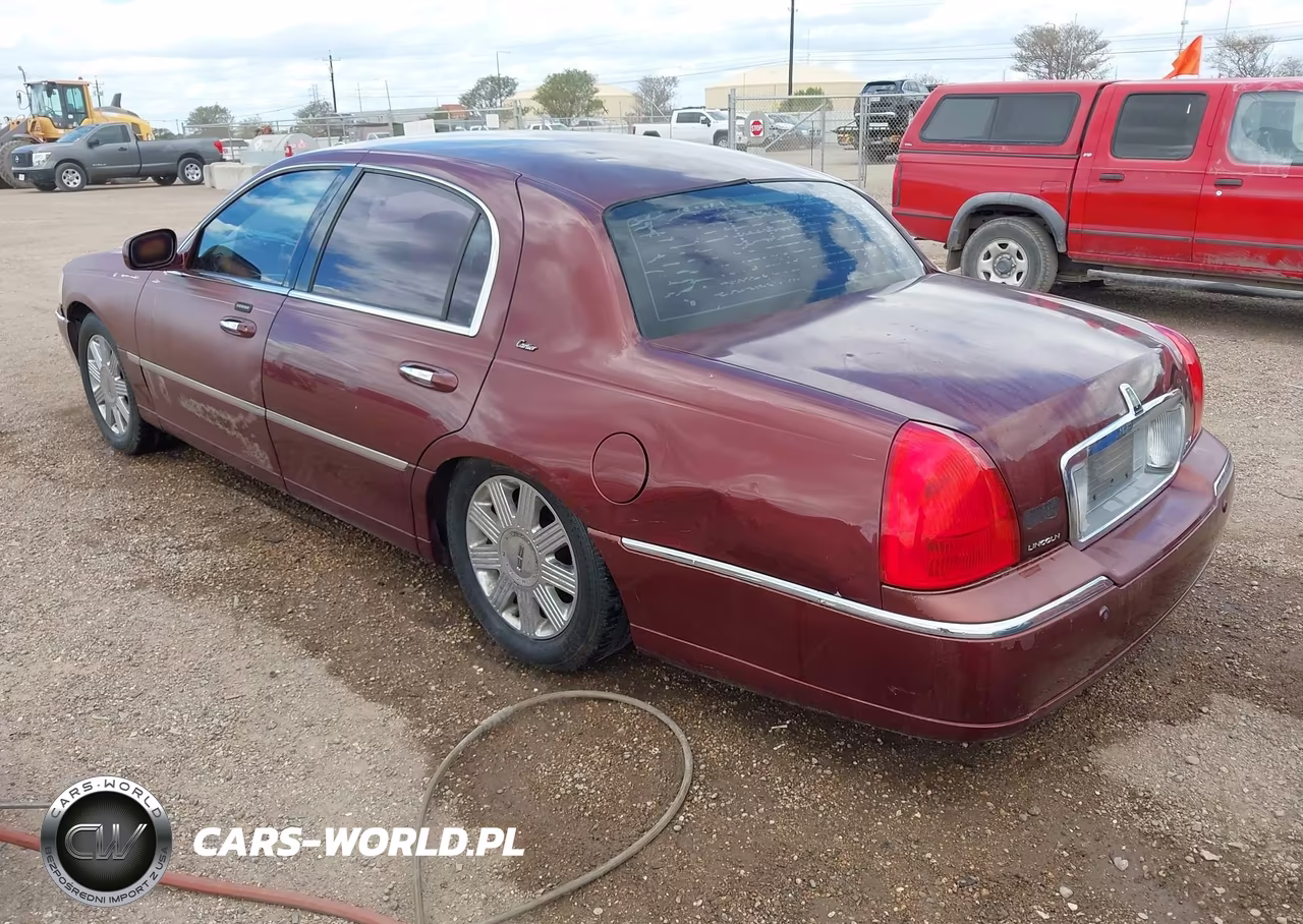 2003 Lincoln Town Car Cartier VIN:1LNHM83W33Y706337 - 3