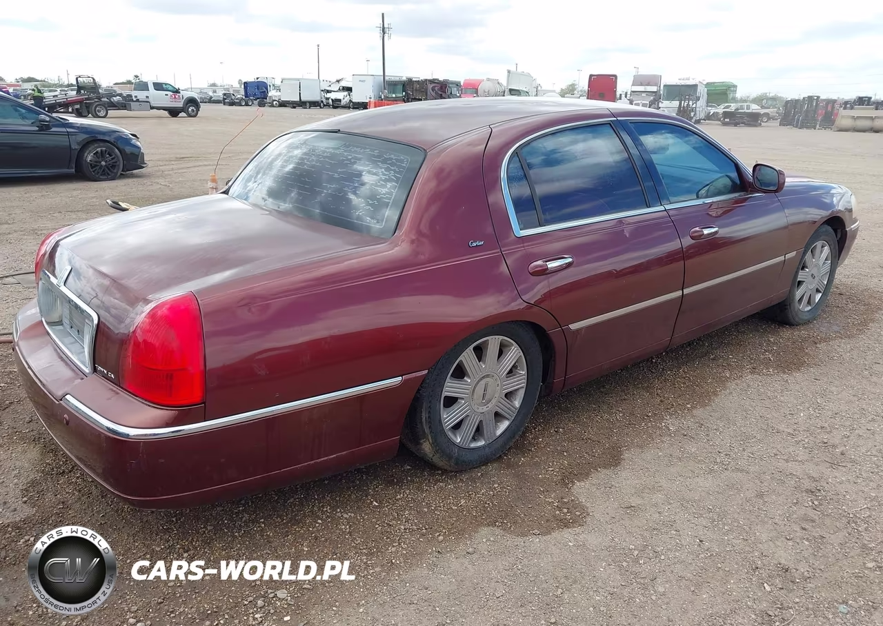 2003 Lincoln Town Car Cartier VIN:1LNHM83W33Y706337 - 4