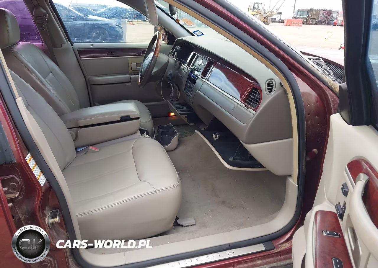 2003 Lincoln Town Car Cartier VIN:1LNHM83W33Y706337 - 5