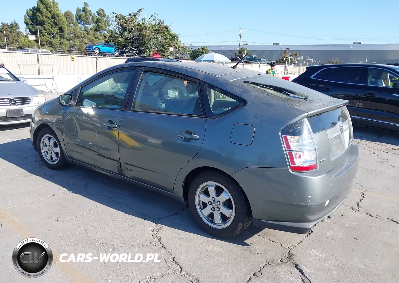 2004 Toyota Prius VIN:JTDKB20UX40014236 - 3