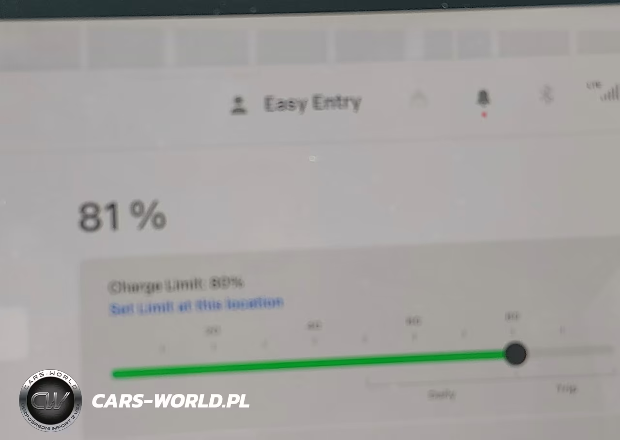 2026 Tesla Model Y VIN:7SAYGDEE8TA636536 - 17