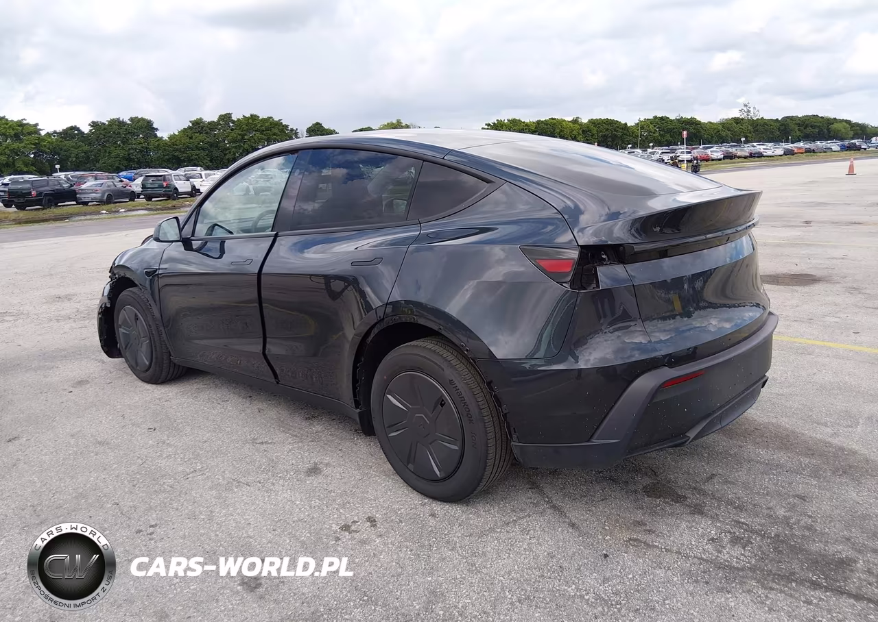 2026 Tesla Model Y VIN:7SAYGDEE8TA636536 - 3