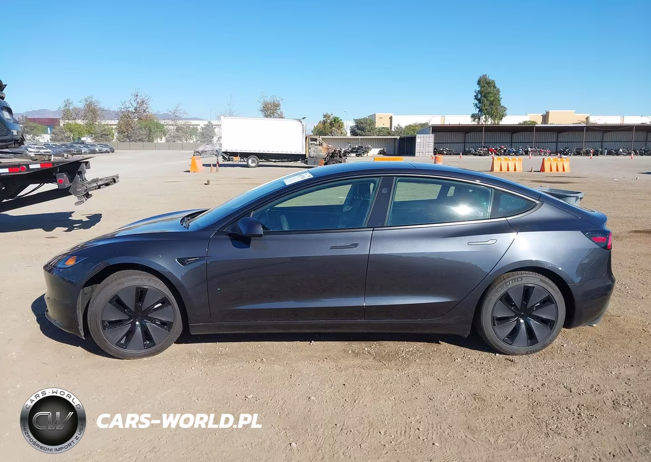 2025 Tesla Model 3 Long Range Rear-Wheel Drive-Standard Rear-Wheel Drive VIN:5YJ3E1EA1SF084114 - 13