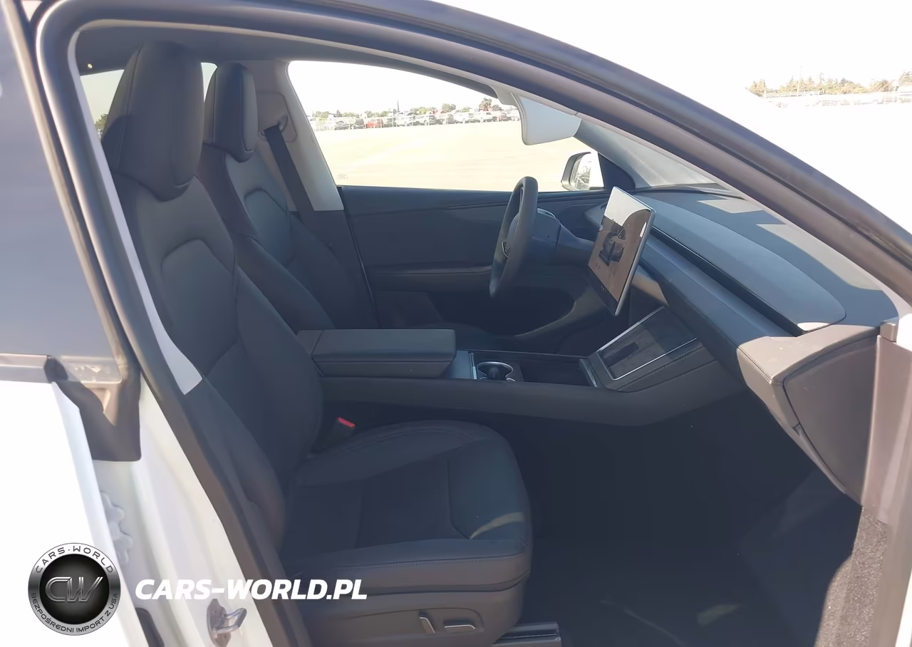 2026 Tesla Model Y All-Wheel Drive-Long Range Launch Series-Premium All-Wheel Drive VIN:7SAYGDEE2TF545152 - 5