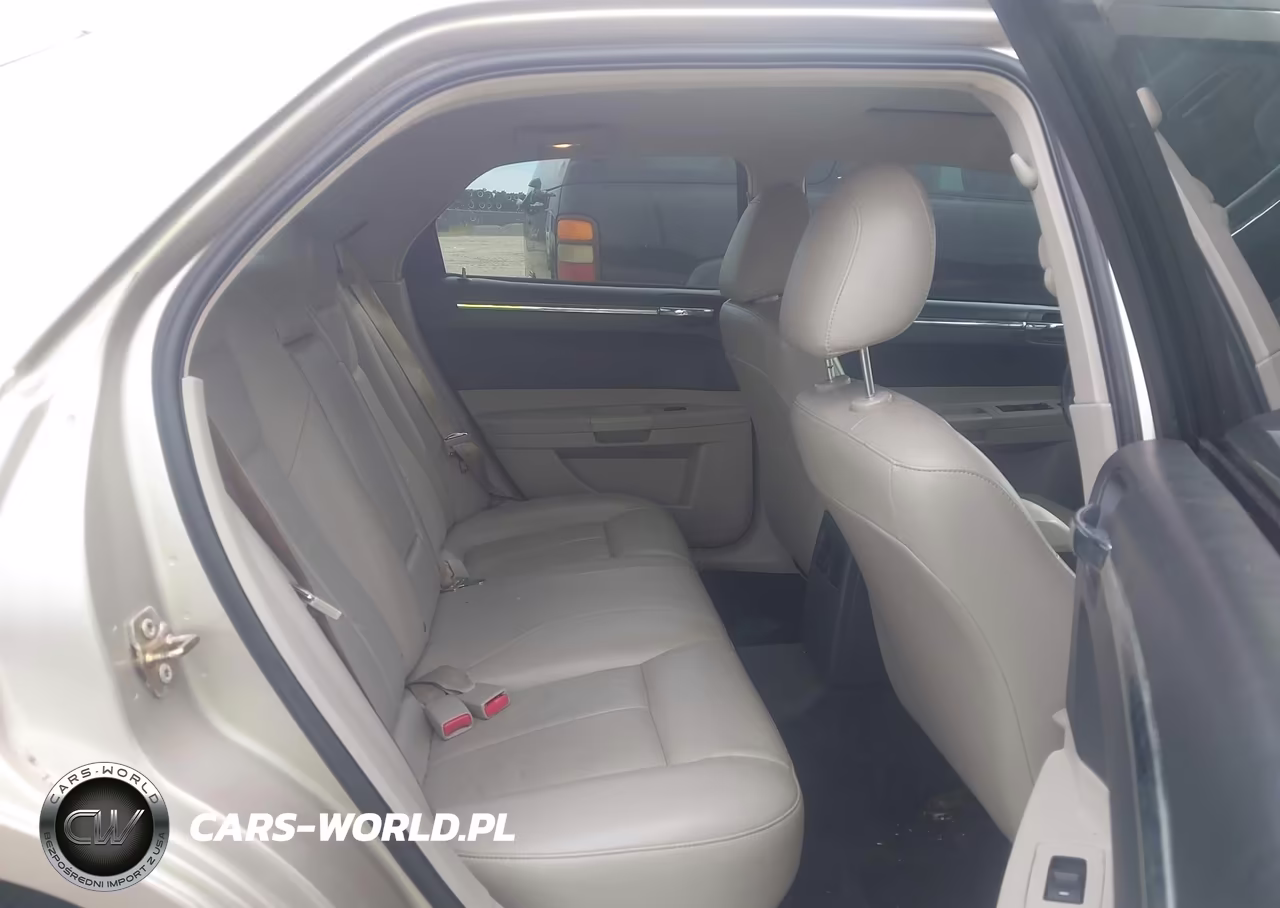 2006 Chrysler 300 Touring VIN:2C3KA53G16H396685 - 8