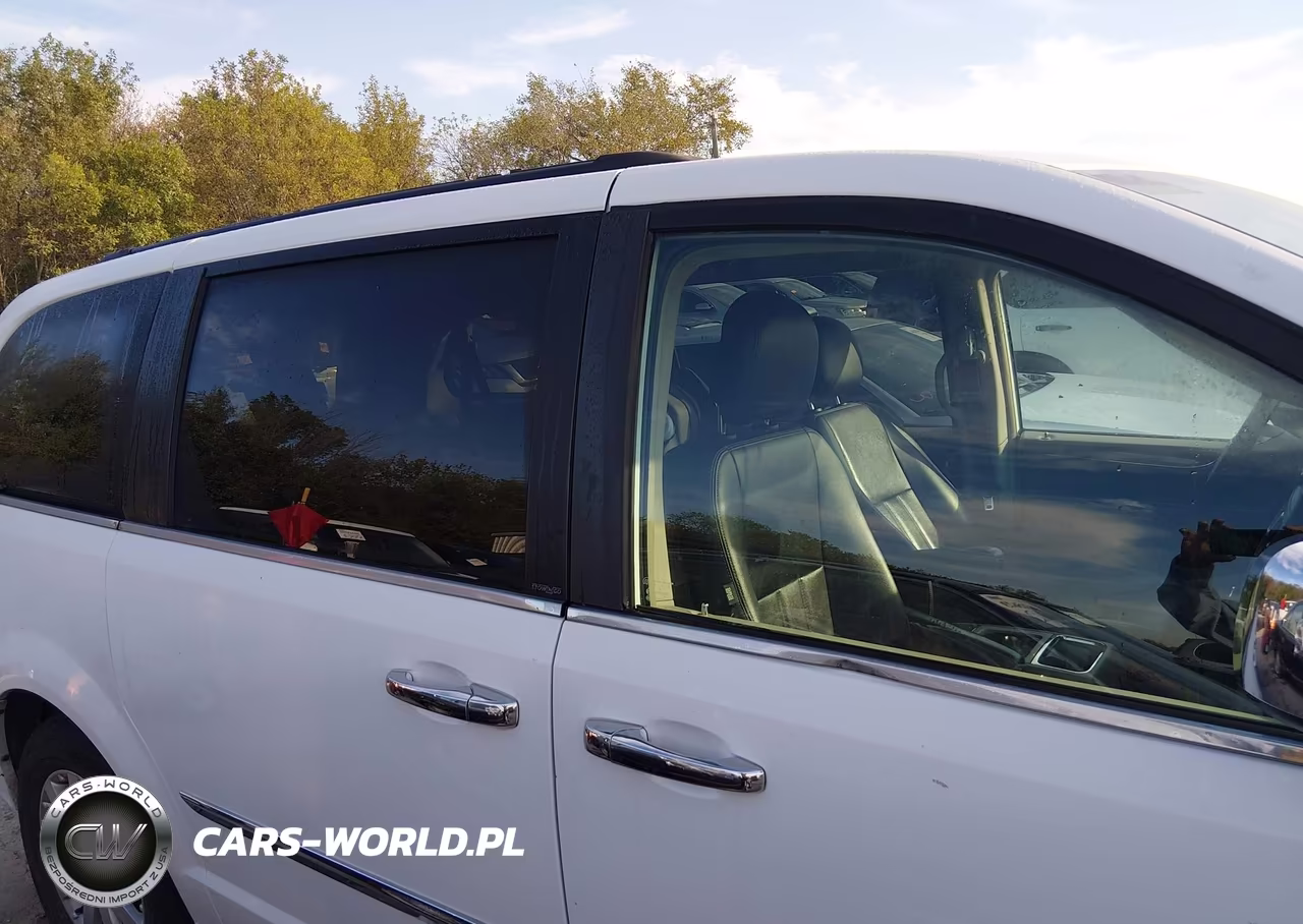 2014 Chrysler Town & Country Touring VIN:2C4RC1BG5ER126740 - 13