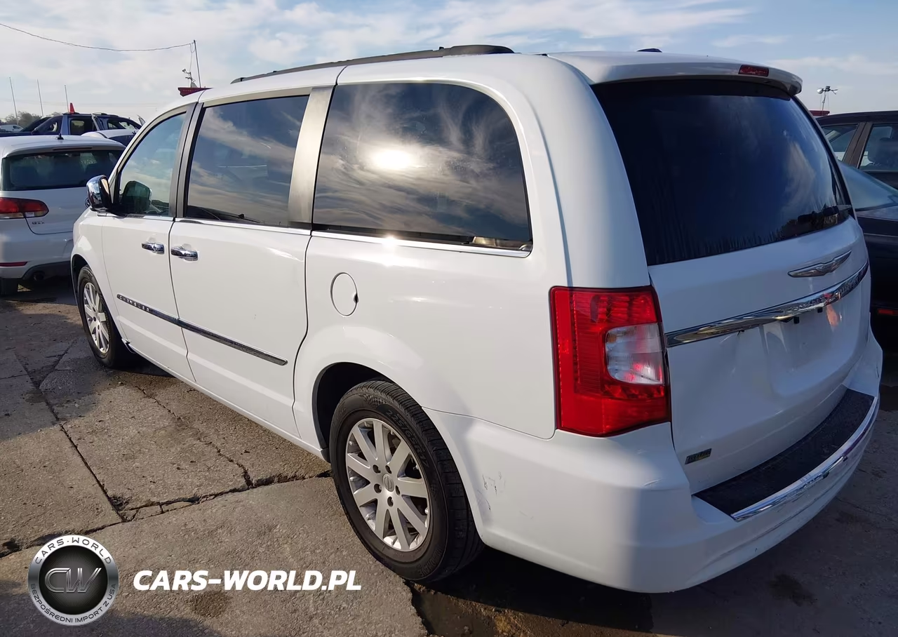2014 Chrysler Town & Country Touring VIN:2C4RC1BG5ER126740 - 3