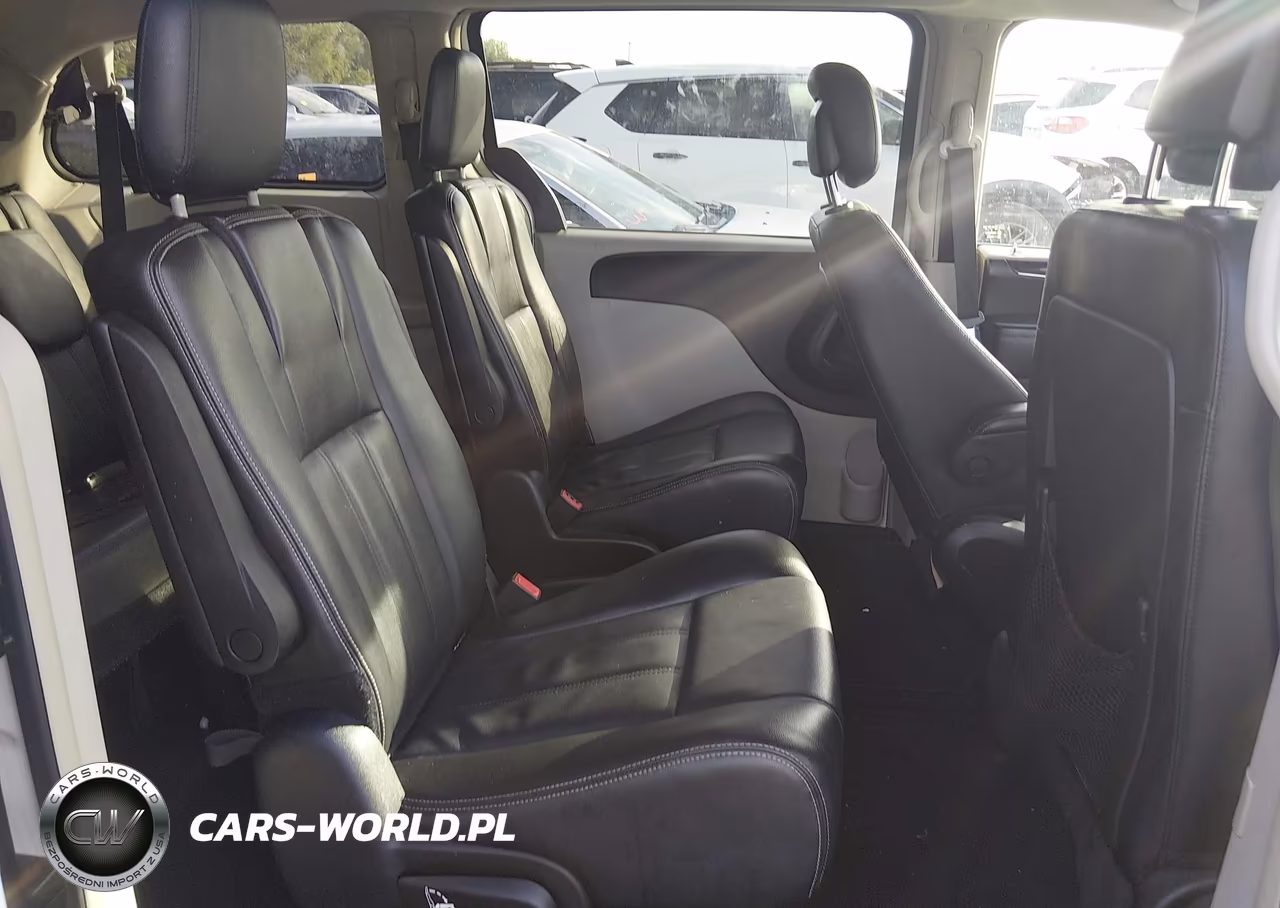 2014 Chrysler Town & Country Touring VIN:2C4RC1BG5ER126740 - 8