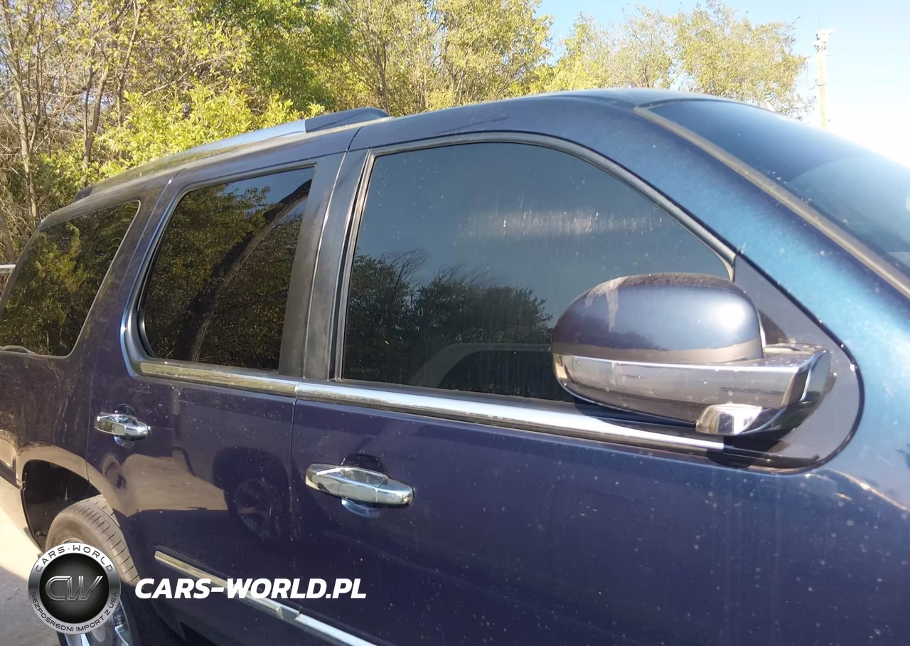 2008 Cadillac Escalade Standard VIN:1GYEC638X8R197049 - 13