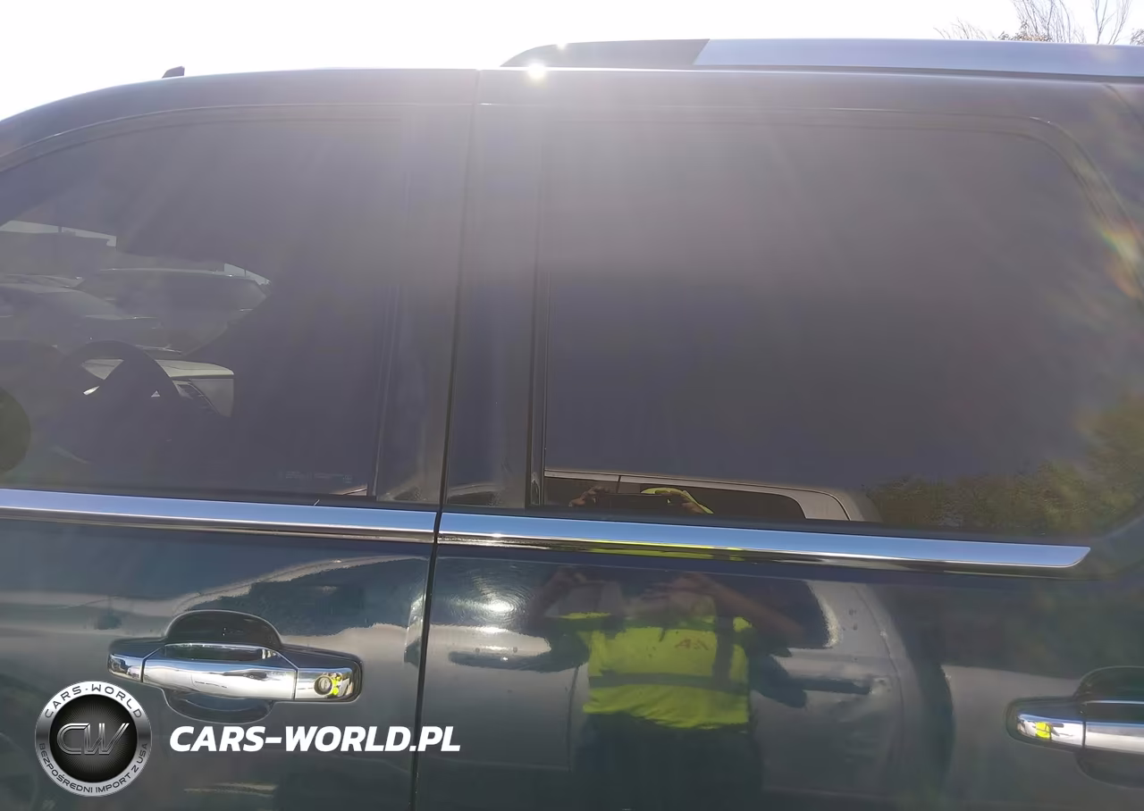 2008 Cadillac Escalade Standard VIN:1GYEC638X8R197049 - 14