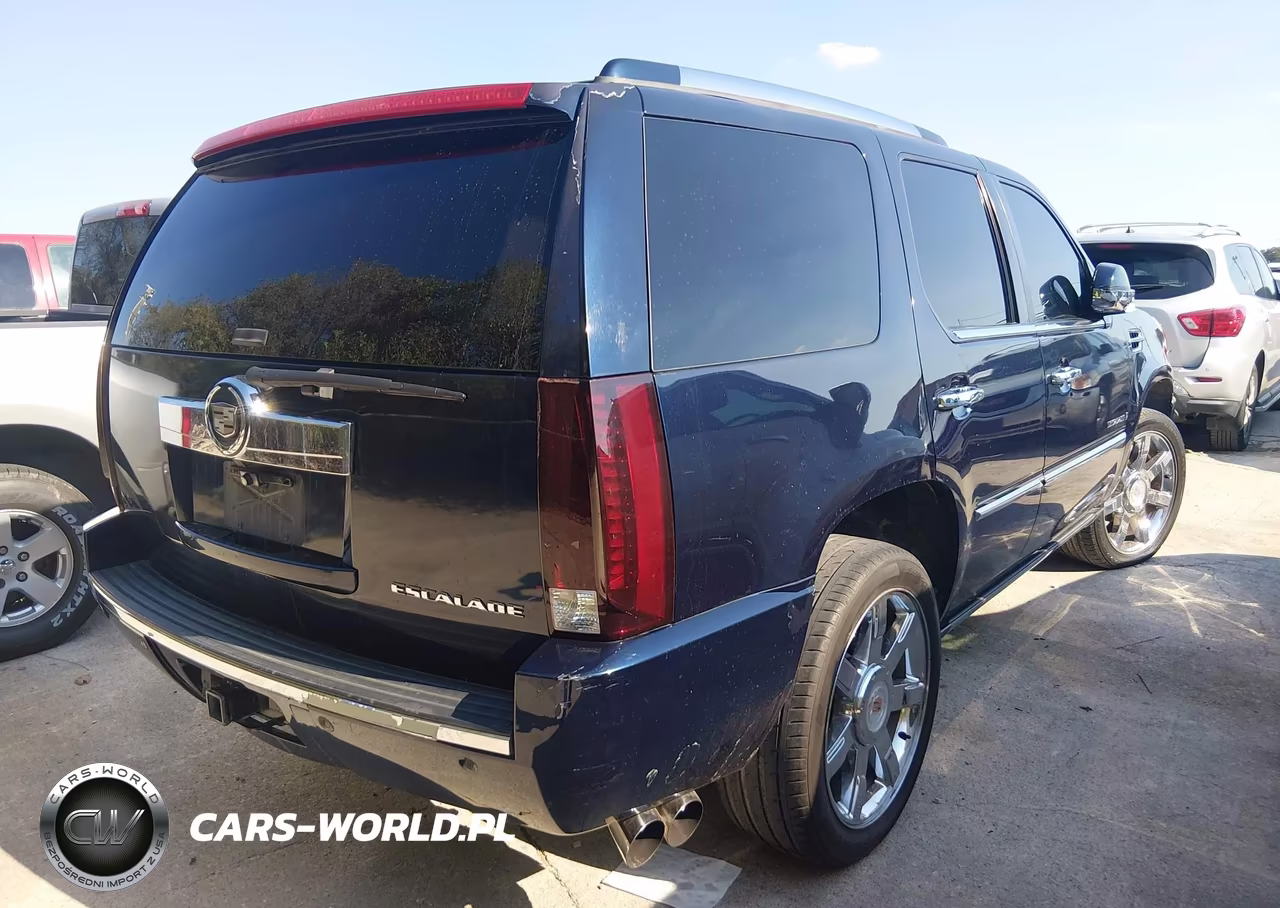 2008 Cadillac Escalade Standard VIN:1GYEC638X8R197049 - 4