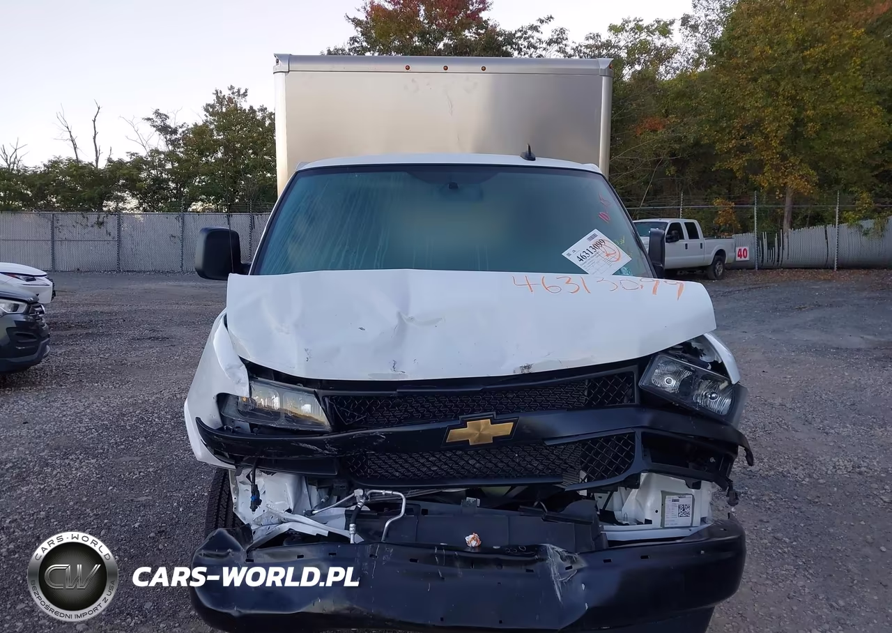 2025 Chevrolet Express Cutaway Work Van VIN:1HA0GSF78SN020638 - 10