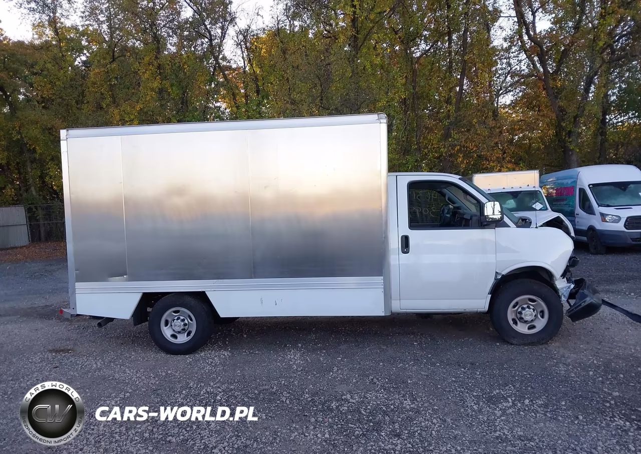 2025 Chevrolet Express Cutaway Work Van VIN:1HA0GSF78SN020638 - 15
