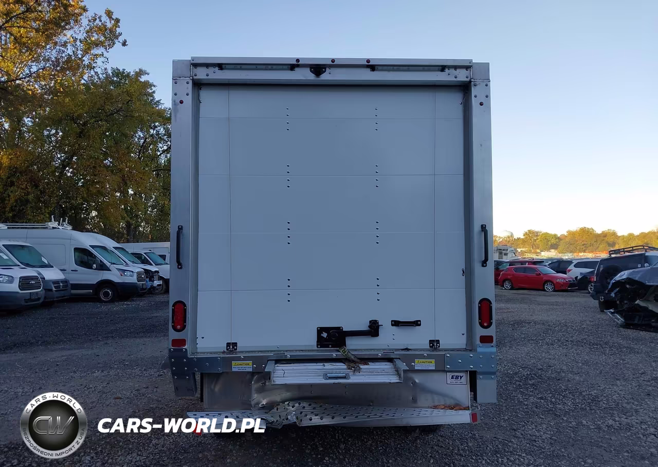 2025 Chevrolet Express Cutaway Work Van VIN:1HA0GSF78SN020638 - 17