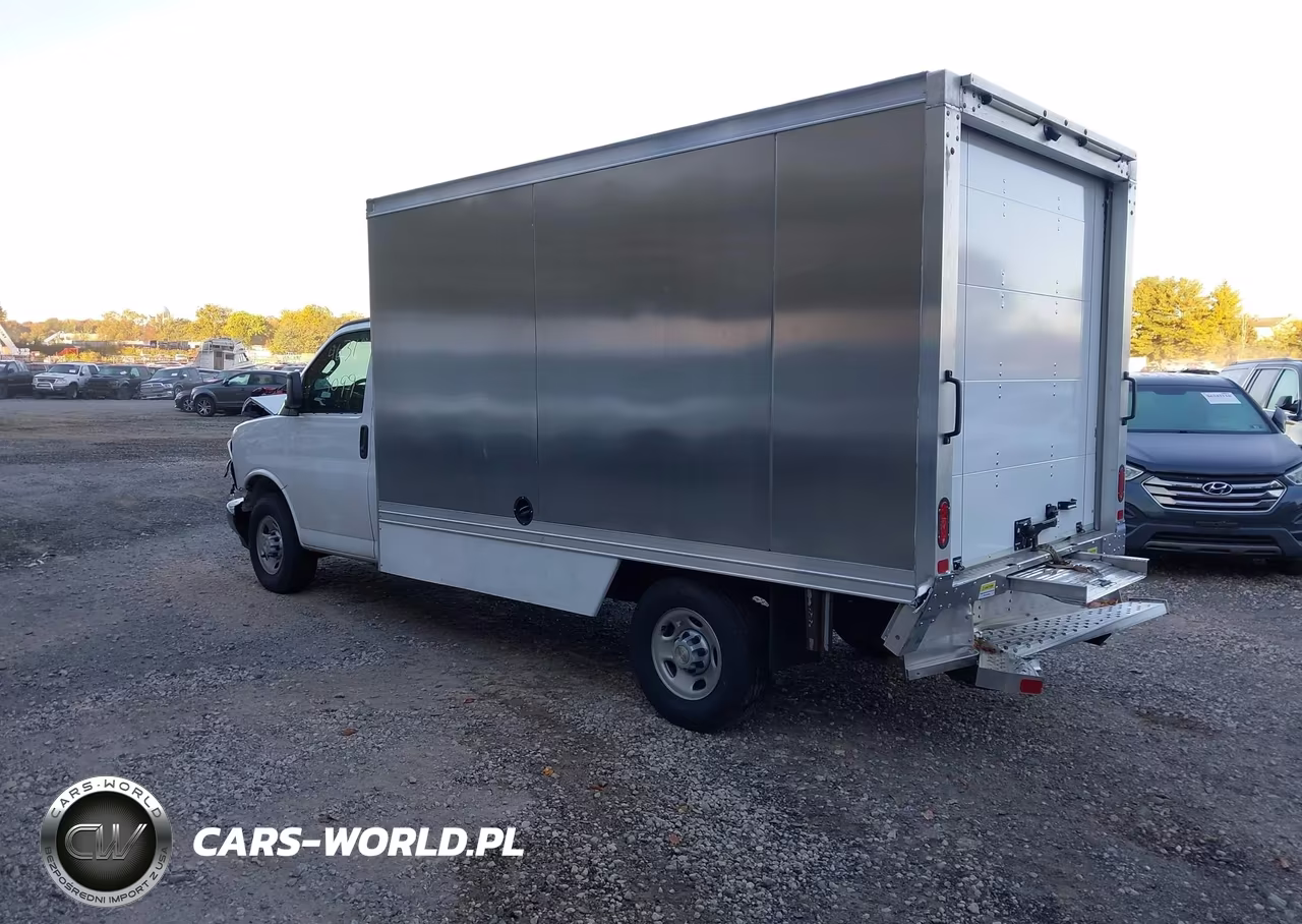 2025 Chevrolet Express Cutaway Work Van VIN:1HA0GSF78SN020638 - 3
