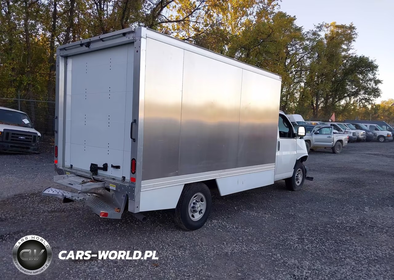 2025 Chevrolet Express Cutaway Work Van VIN:1HA0GSF78SN020638 - 4