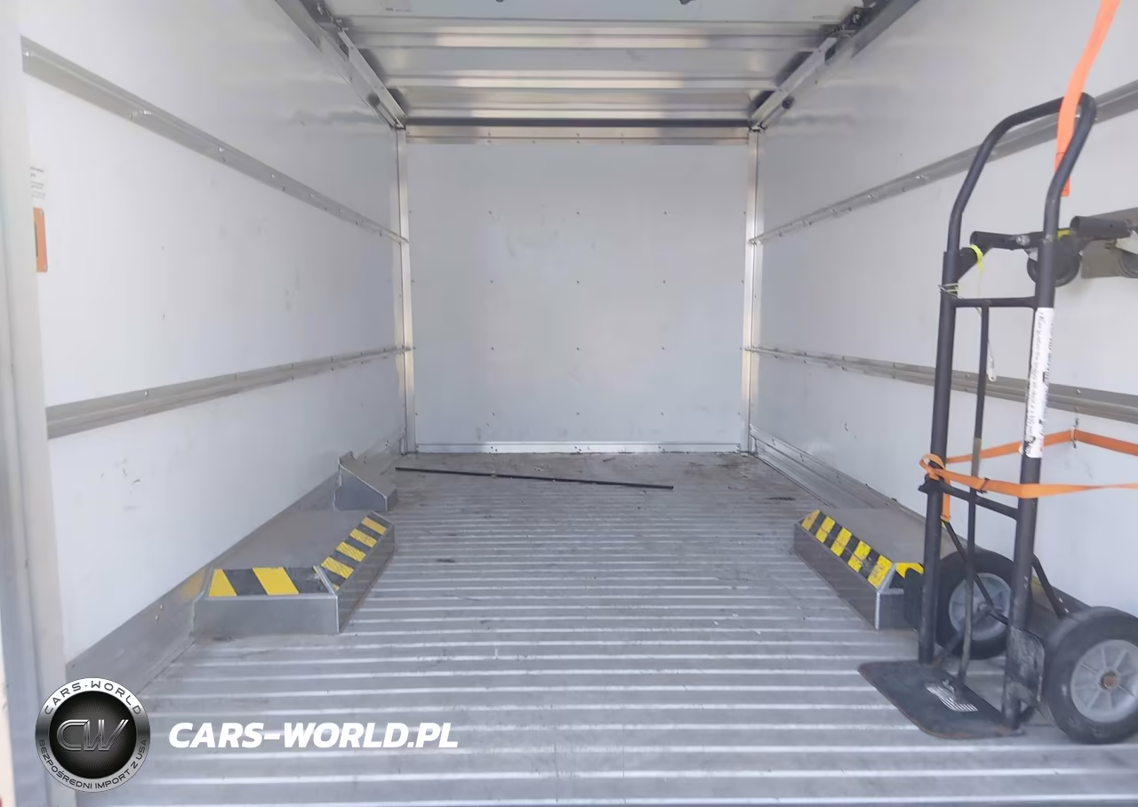 2025 Chevrolet Express Cutaway Work Van VIN:1HA0GSF78SN020638 - 6