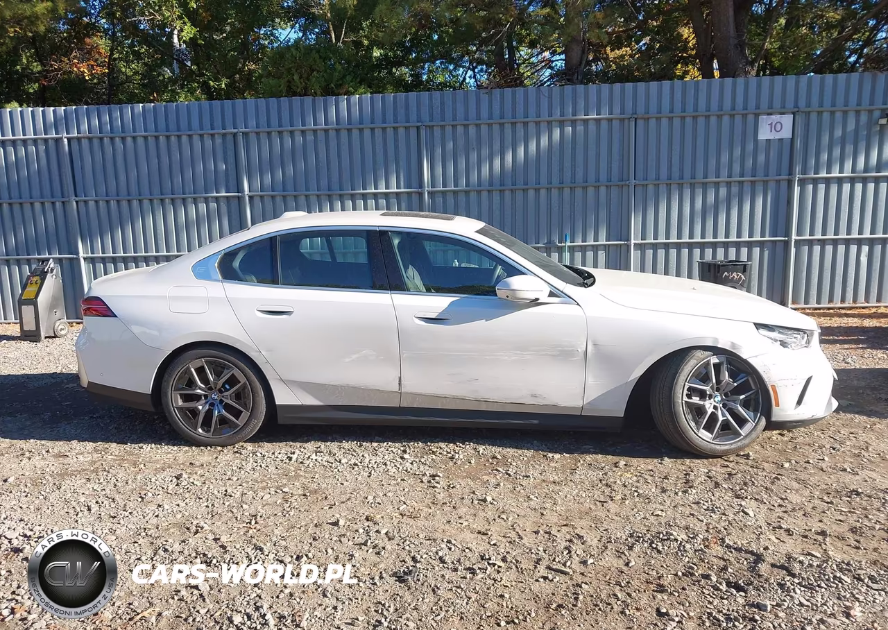 2027 BMW 540Ix VIN:WBA63FJ01VCX76840 - 13