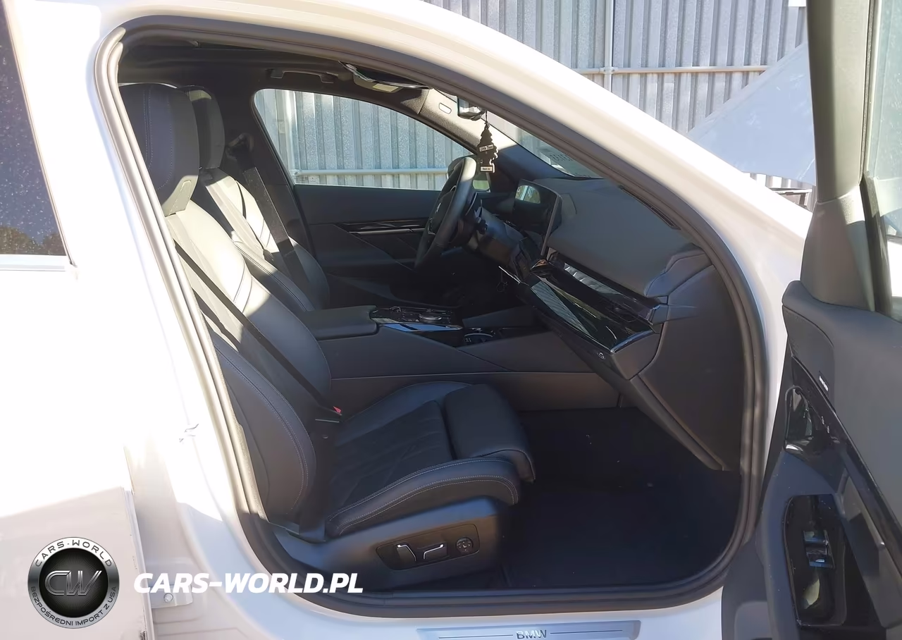 2027 BMW 540Ix VIN:WBA63FJ01VCX76840 - 5
