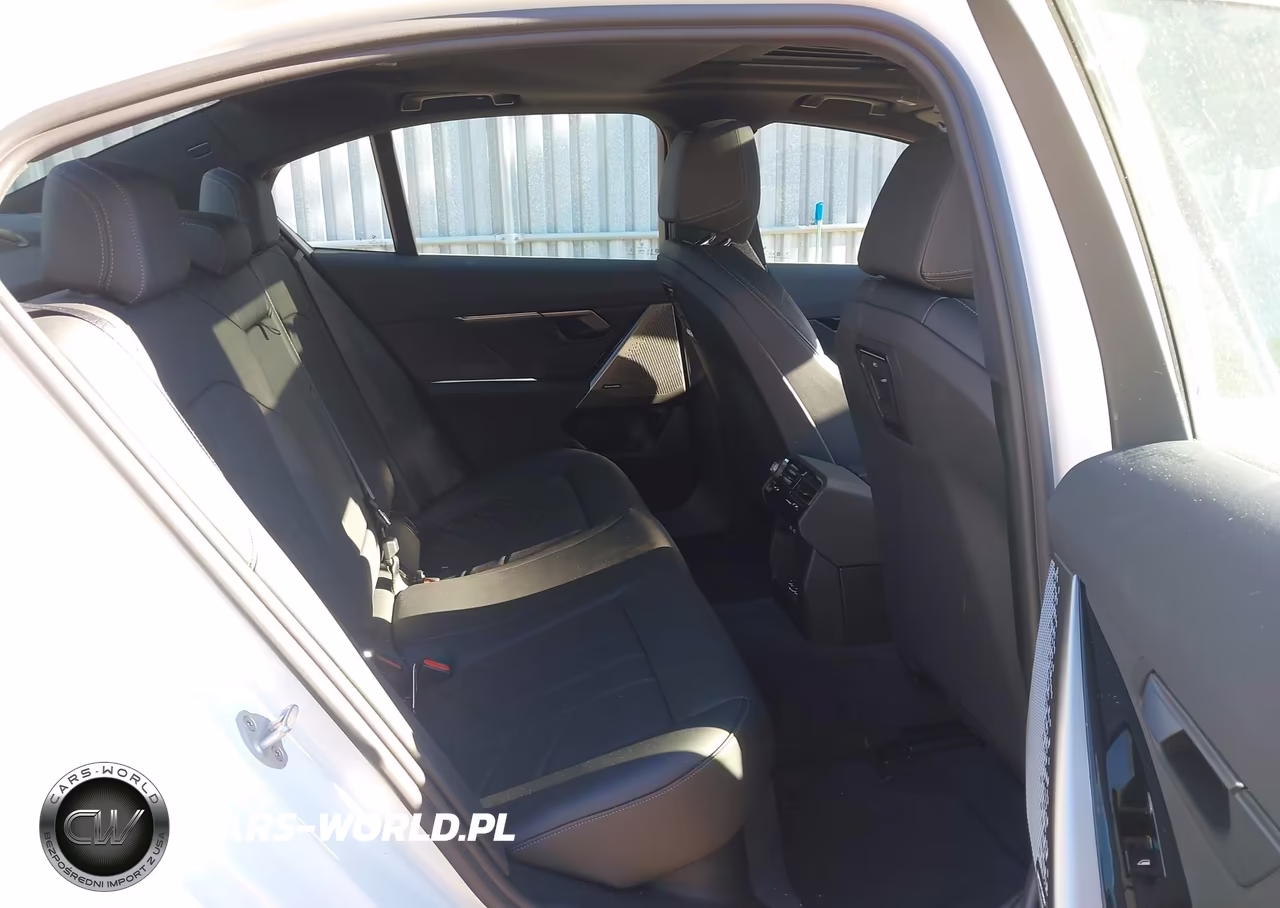 2027 BMW 540Ix VIN:WBA63FJ01VCX76840 - 8