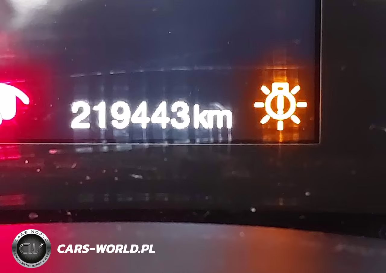 2018 Jeep Renegade Latitude 4X4 VIN:ZACCJBBB3JPH69091 - 16