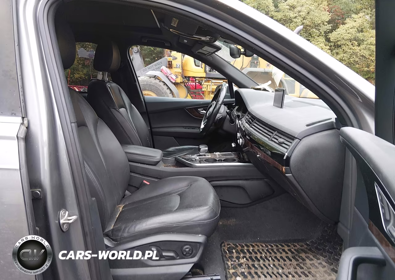 2017 Audi Q7 3.0T Premium VIN:WA1LAAF75HD013295 - 5