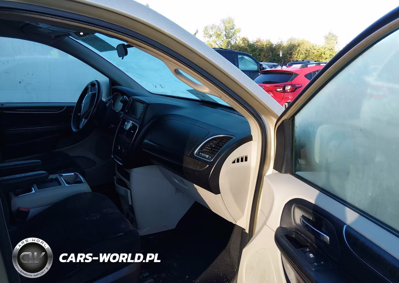 2011 Chrysler Town & Country Touring VIN:2A4RR5DG4BR771565 - 5
