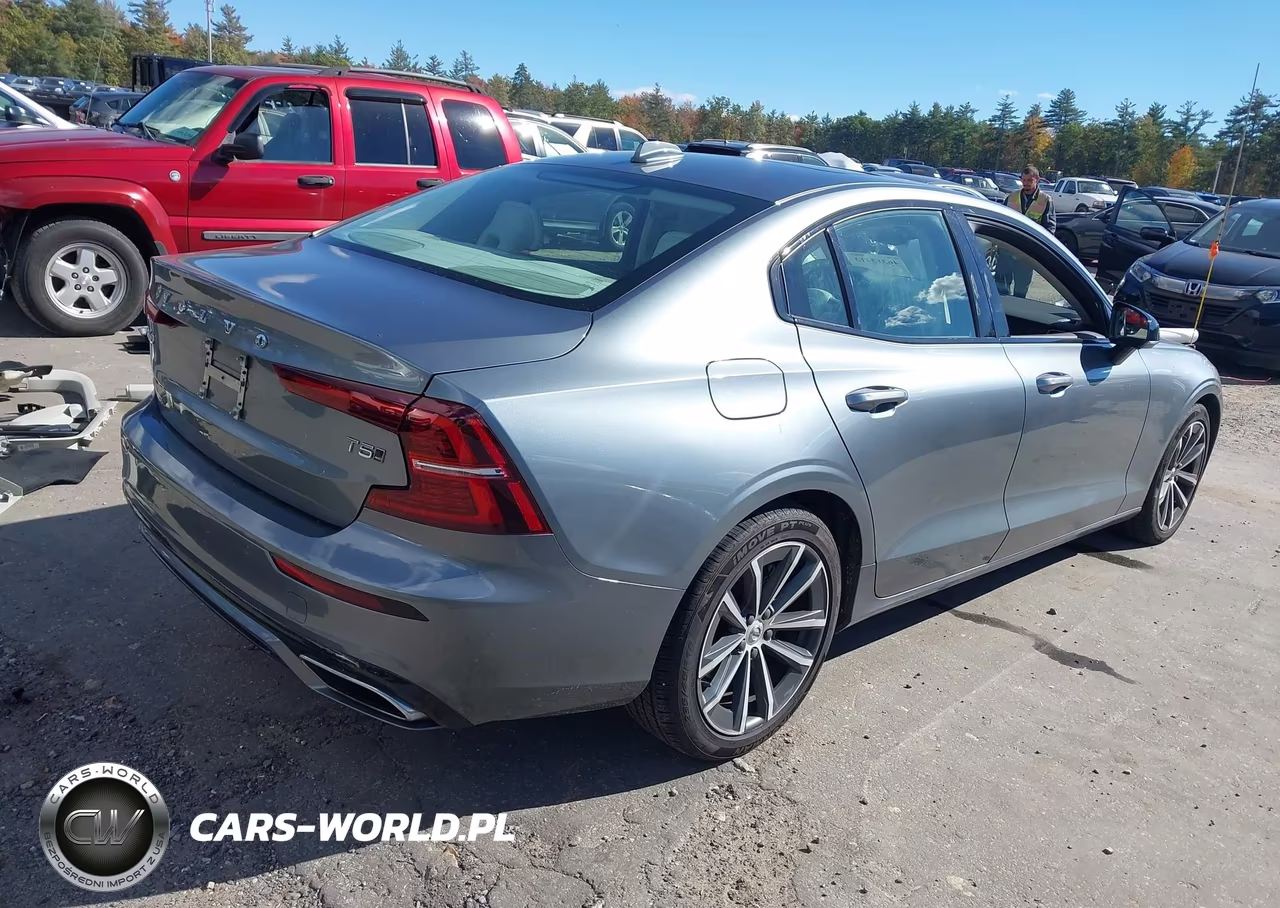2021 Volvo S60 T5 Momentum VIN:7JR102TZ4MG124099 - 4