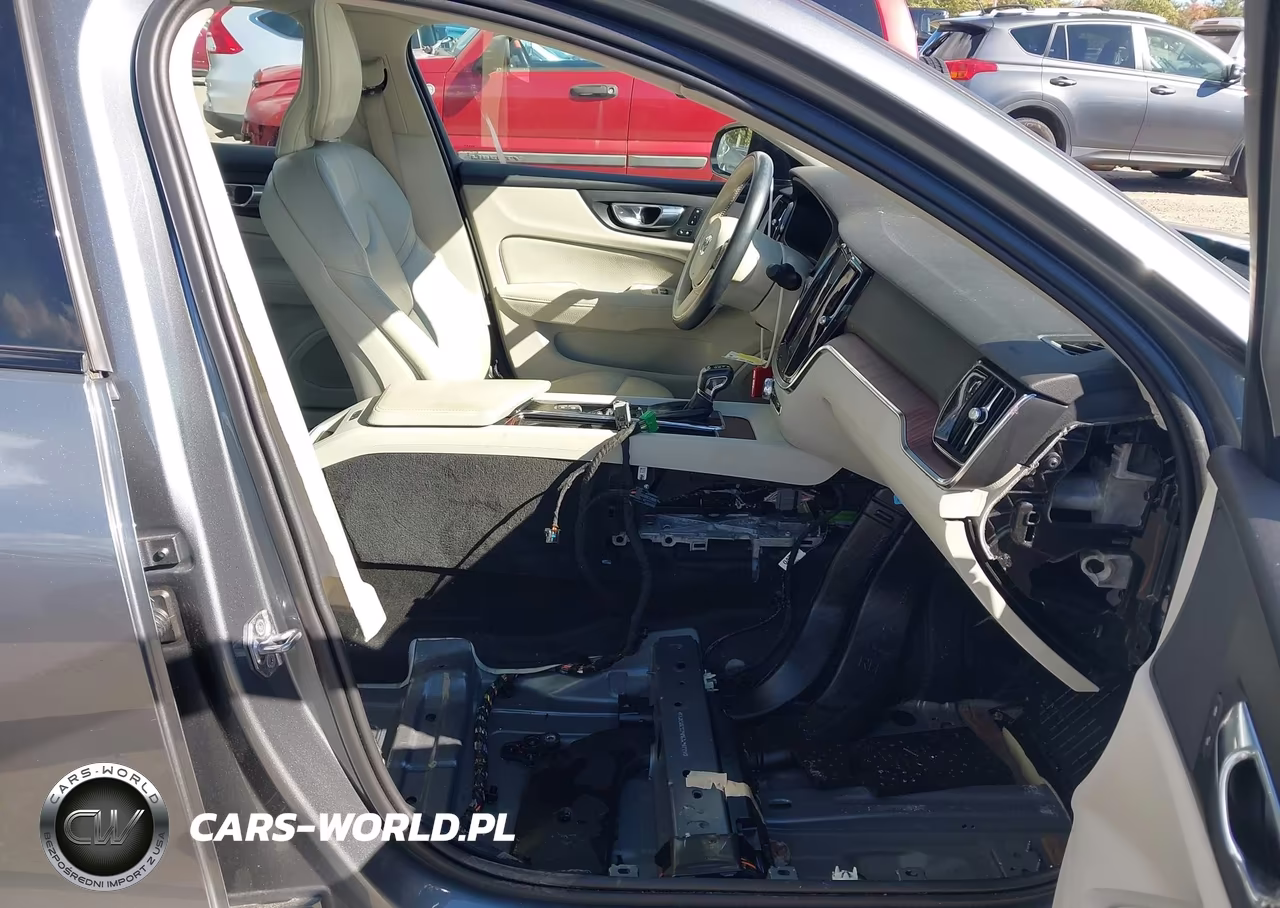 2021 Volvo S60 T5 Momentum VIN:7JR102TZ4MG124099 - 5
