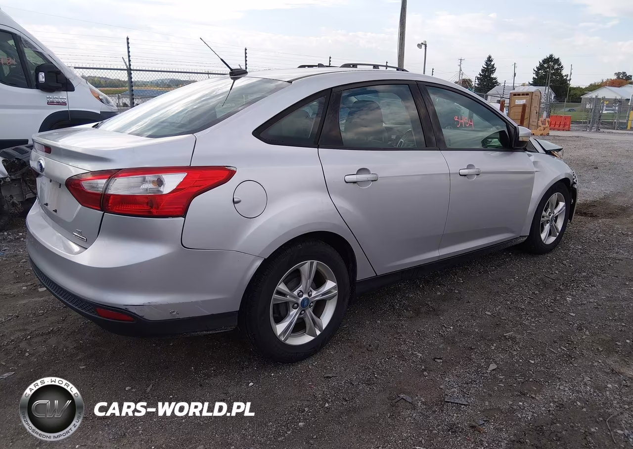 2013 Ford Focus Se VIN:1FADP3F26DL139292 - 4