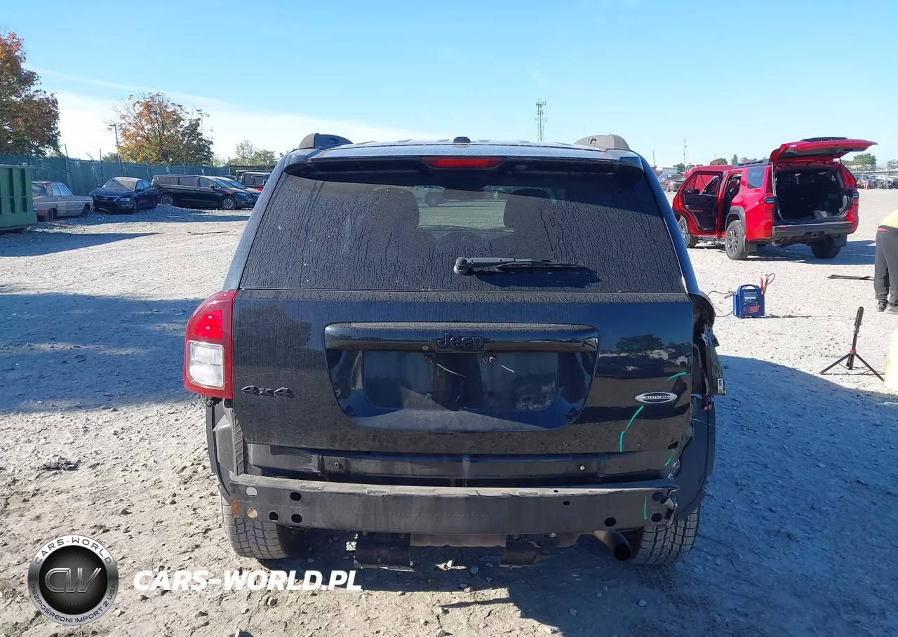2015 Jeep Compass Altitude Edition VIN:1C4NJDBB2FD259292 - 17