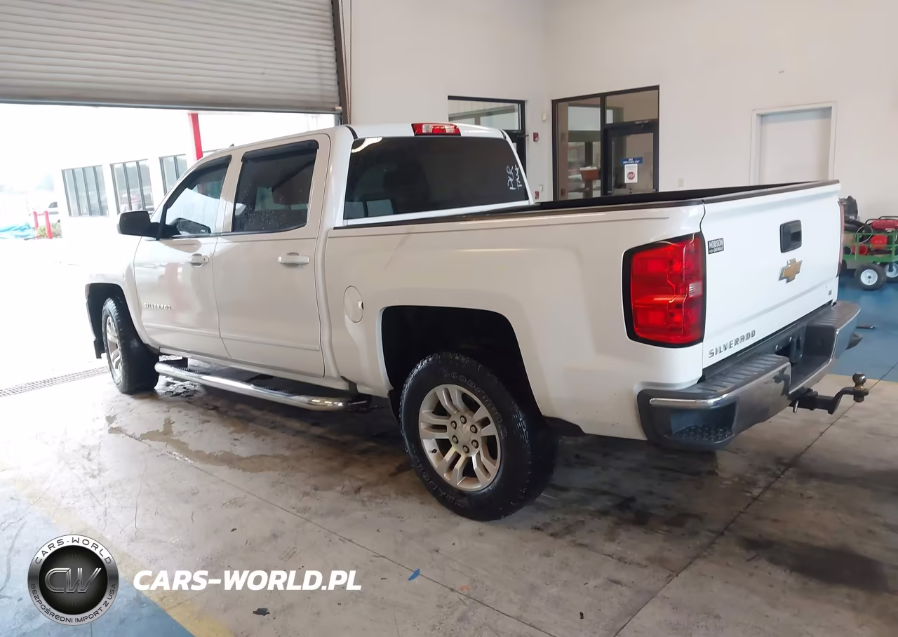 2018 Chevrolet Silverado 1500 1Lt VIN:3GCPCREC6JG101179 - 3