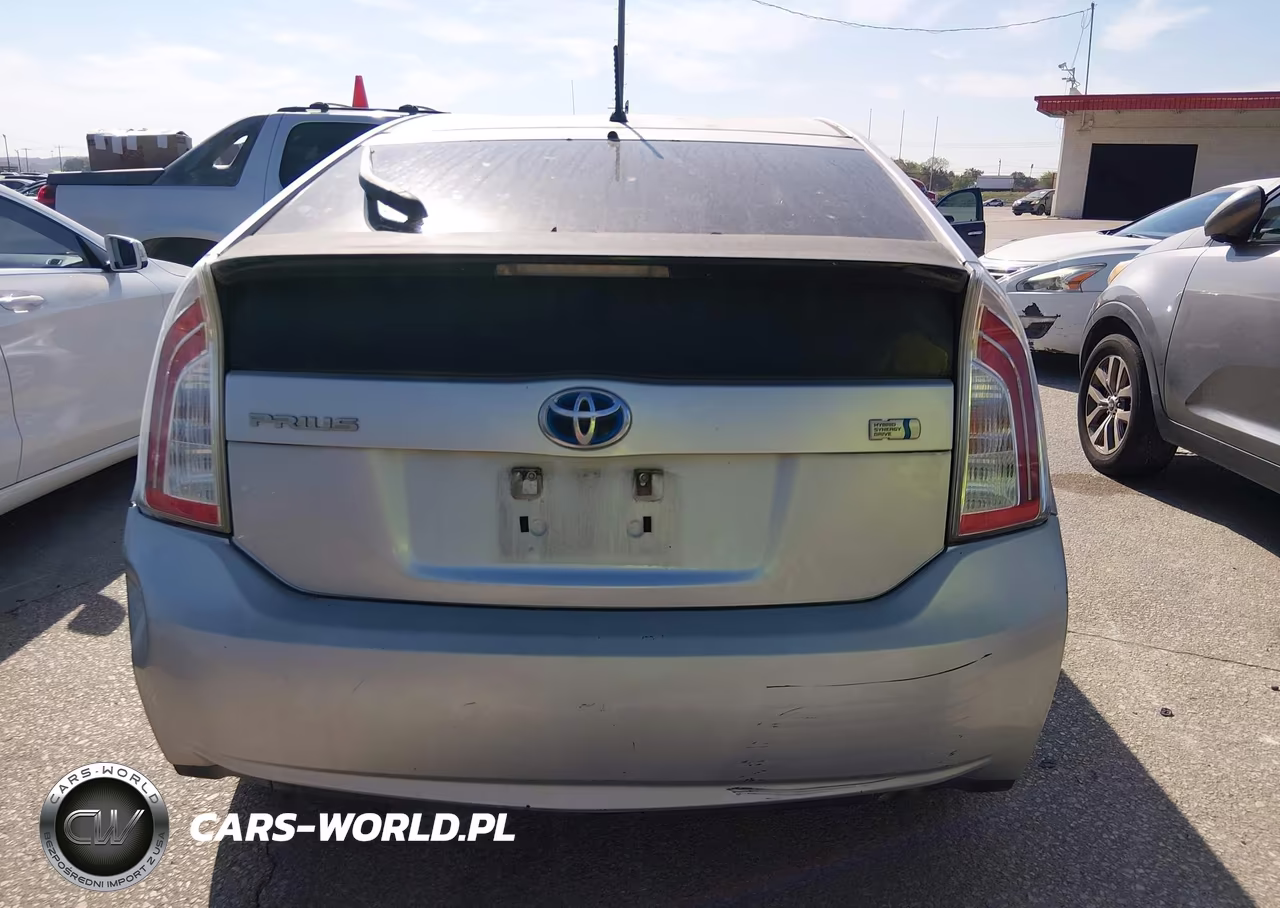 2013 Toyota Prius Two VIN:JTDKN3DU8D5581328 - 16