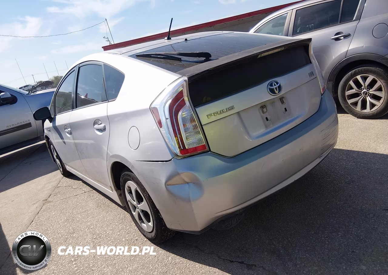 2013 Toyota Prius Two VIN:JTDKN3DU8D5581328 - 3