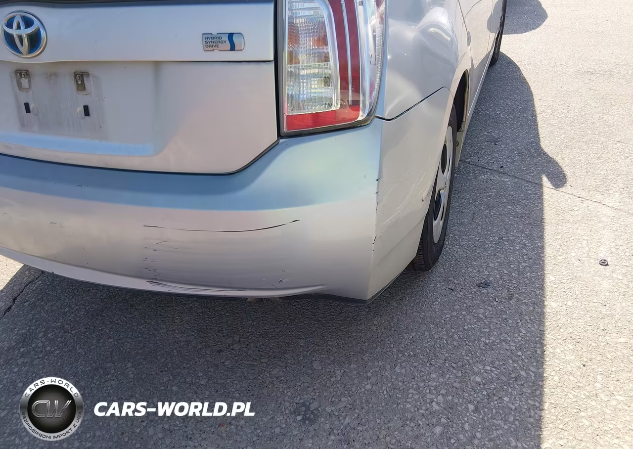 2013 Toyota Prius Two VIN:JTDKN3DU8D5581328 - 6