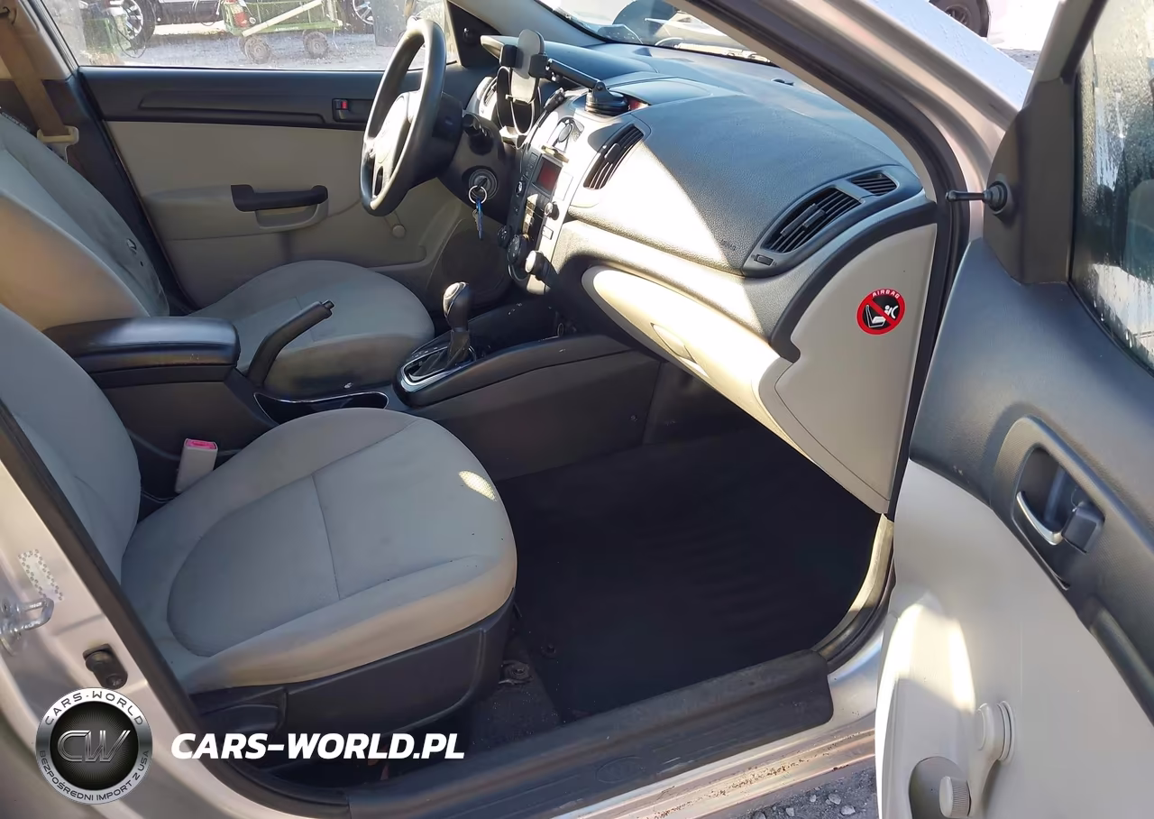 2012 Kia Forte Lx VIN:KNAFT4A29C5467382 - 5