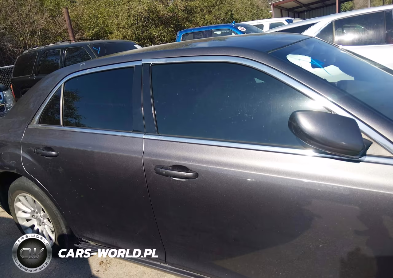 2014 Chrysler 300 VIN:2C3CCAAG5EH157410 - 14